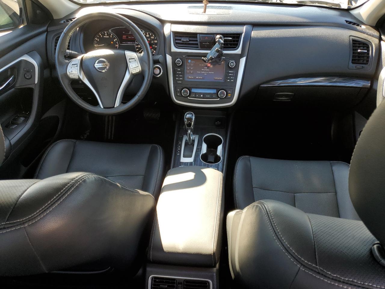 2016 Nissan Altima - Image 8