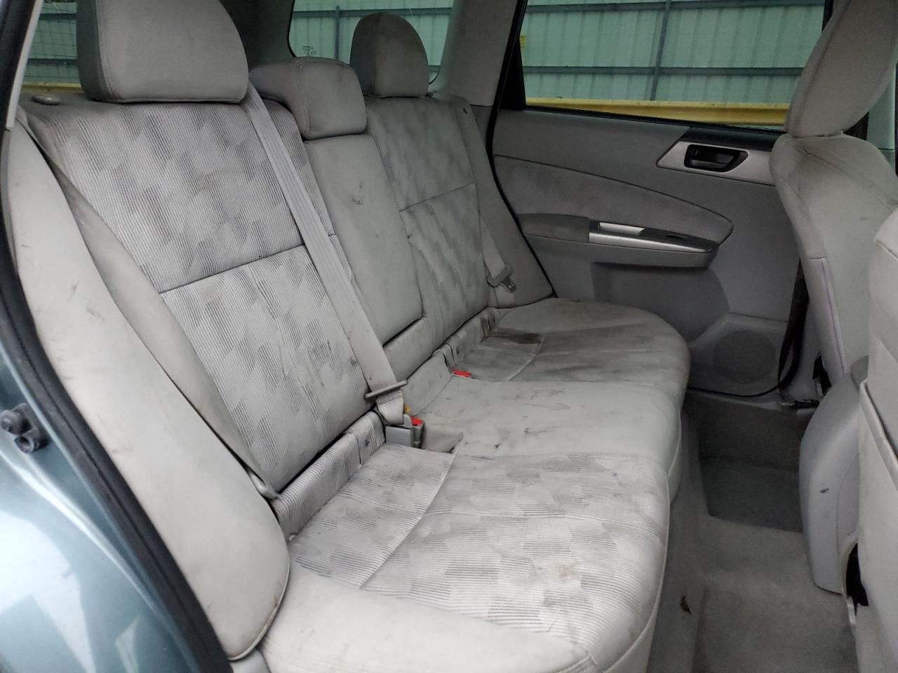 2010 Subaru Forester - Image 11