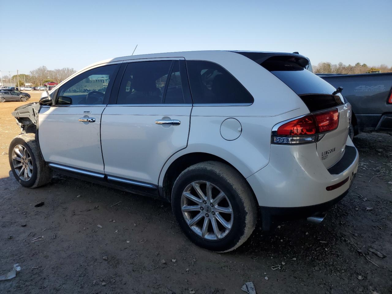 2013 Lincoln MKX - Image 2