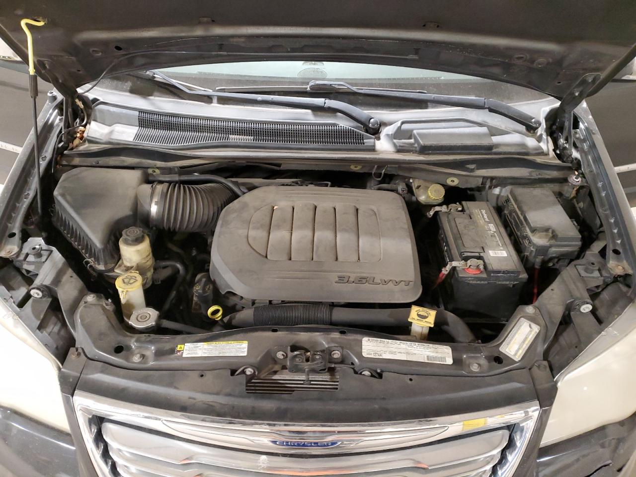 2011 Chrysler Town & Country - Image 12