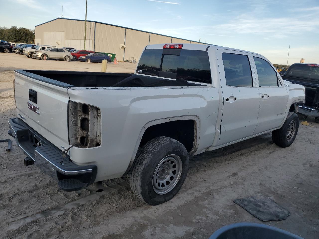 2016 GMC Sierra - Image 3