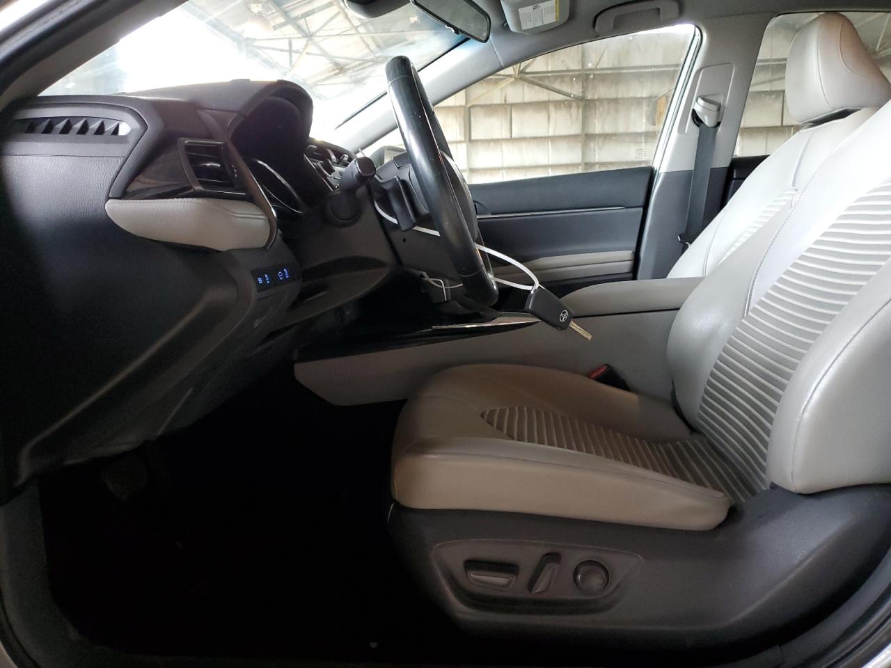 2020 Toyota Camry - Image 7