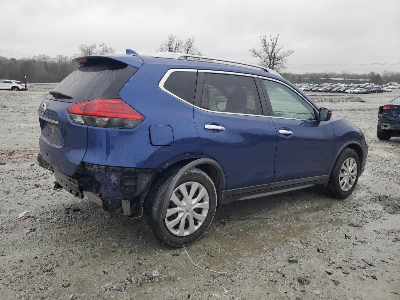 2017 Nissan Rogue - Image 3