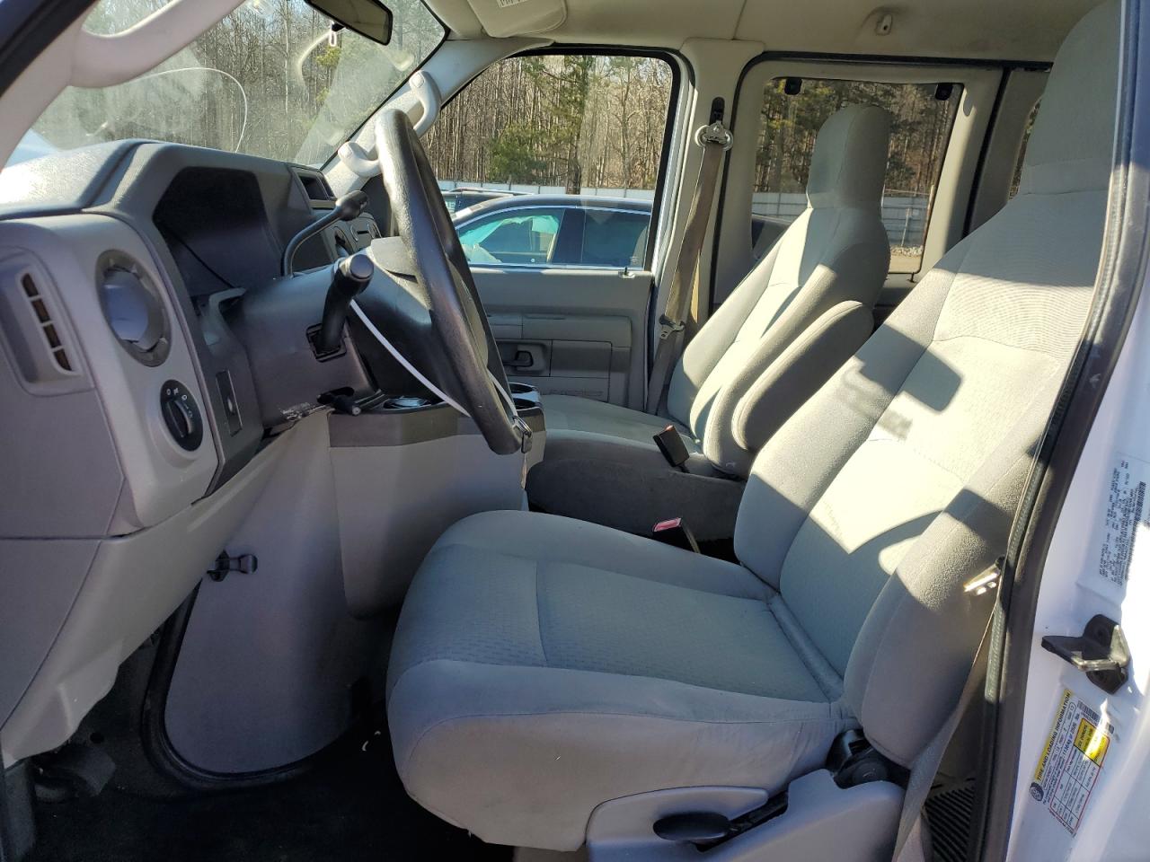 2009 Ford Econoline - Image 7