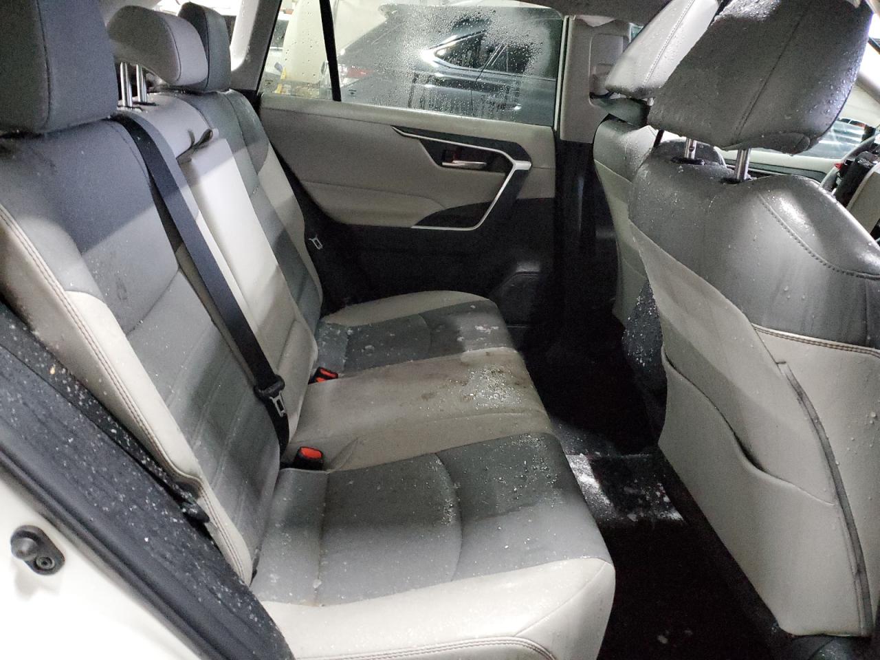 2021 Toyota RAV 4 - Image 11