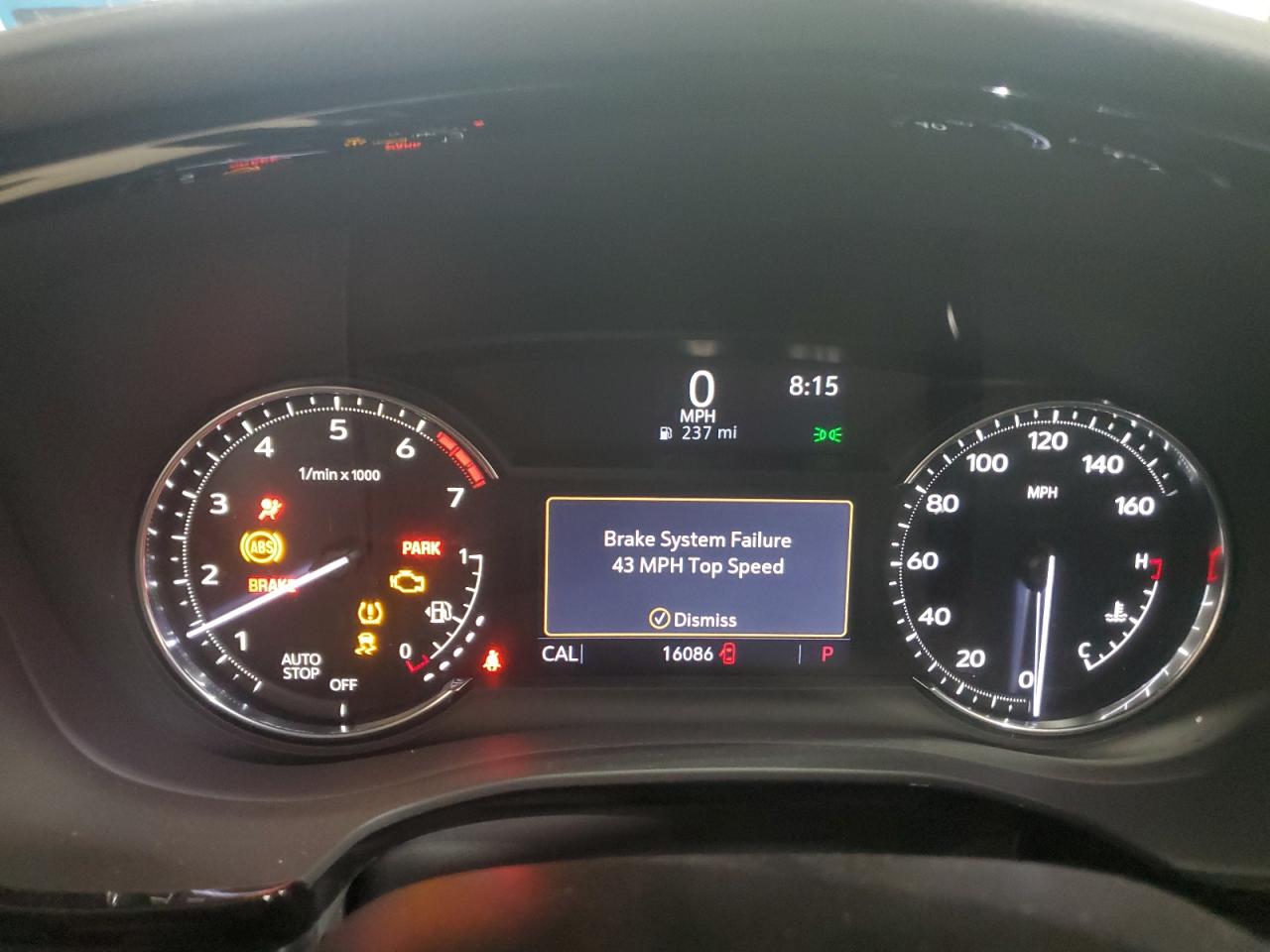 2021 Cadillac XT5 - Image 9