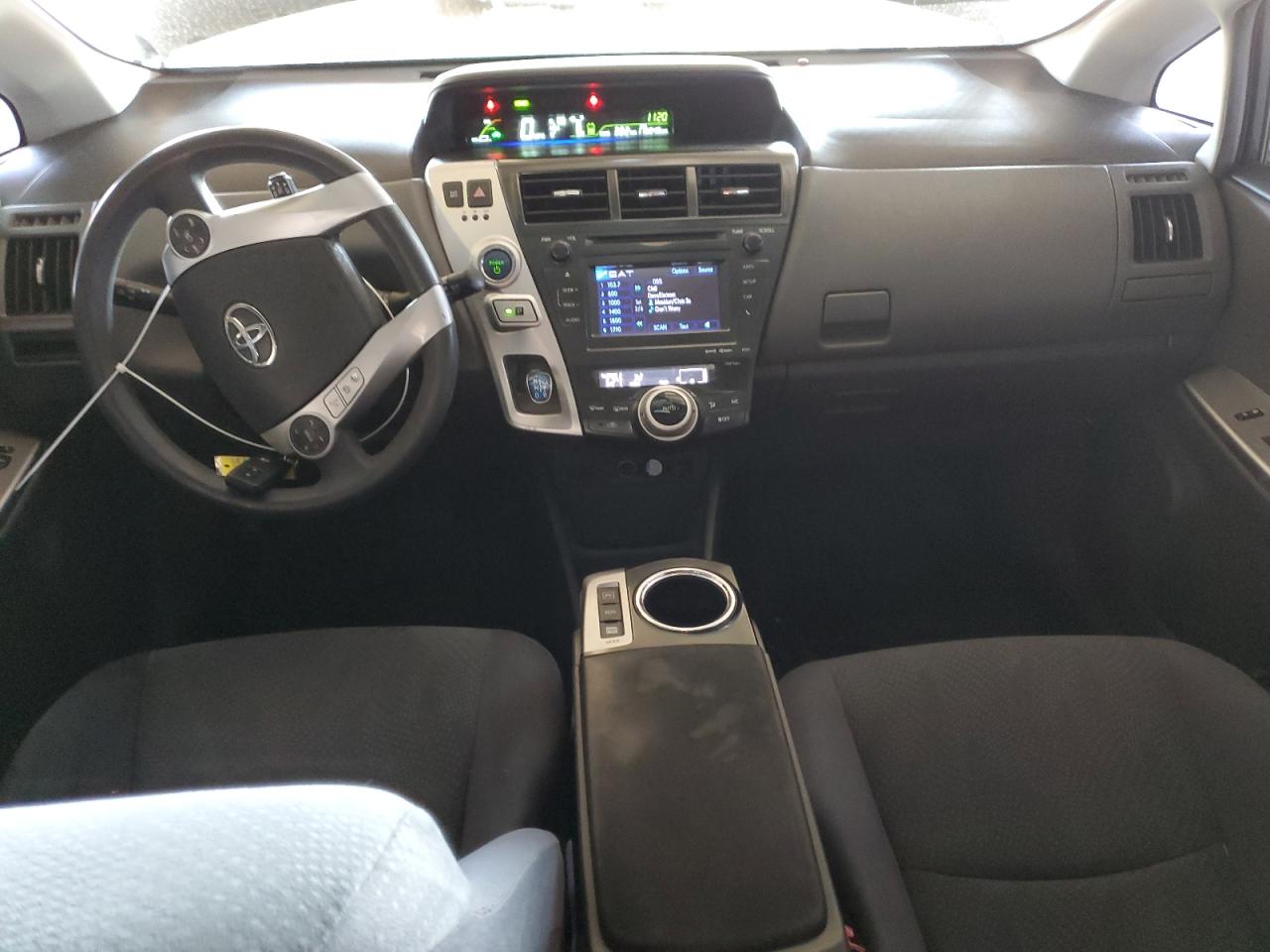 2014 Toyota Prius - Image 8