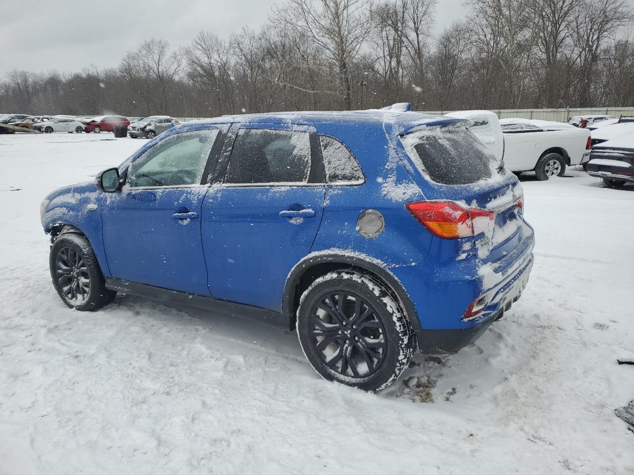 2018 Mitsubishi Outlander - Image 2