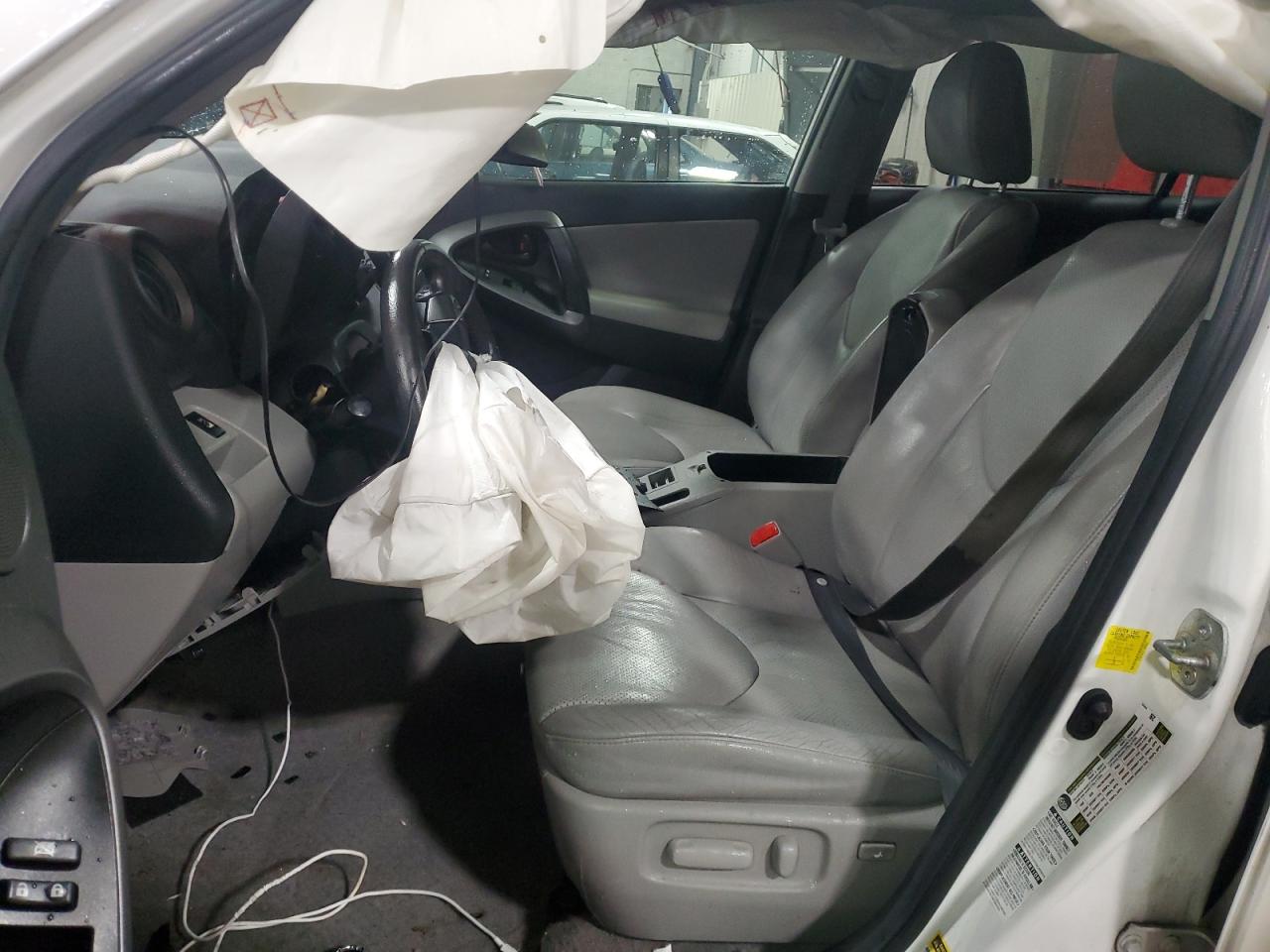 2012 Toyota RAV 4 - Image 7