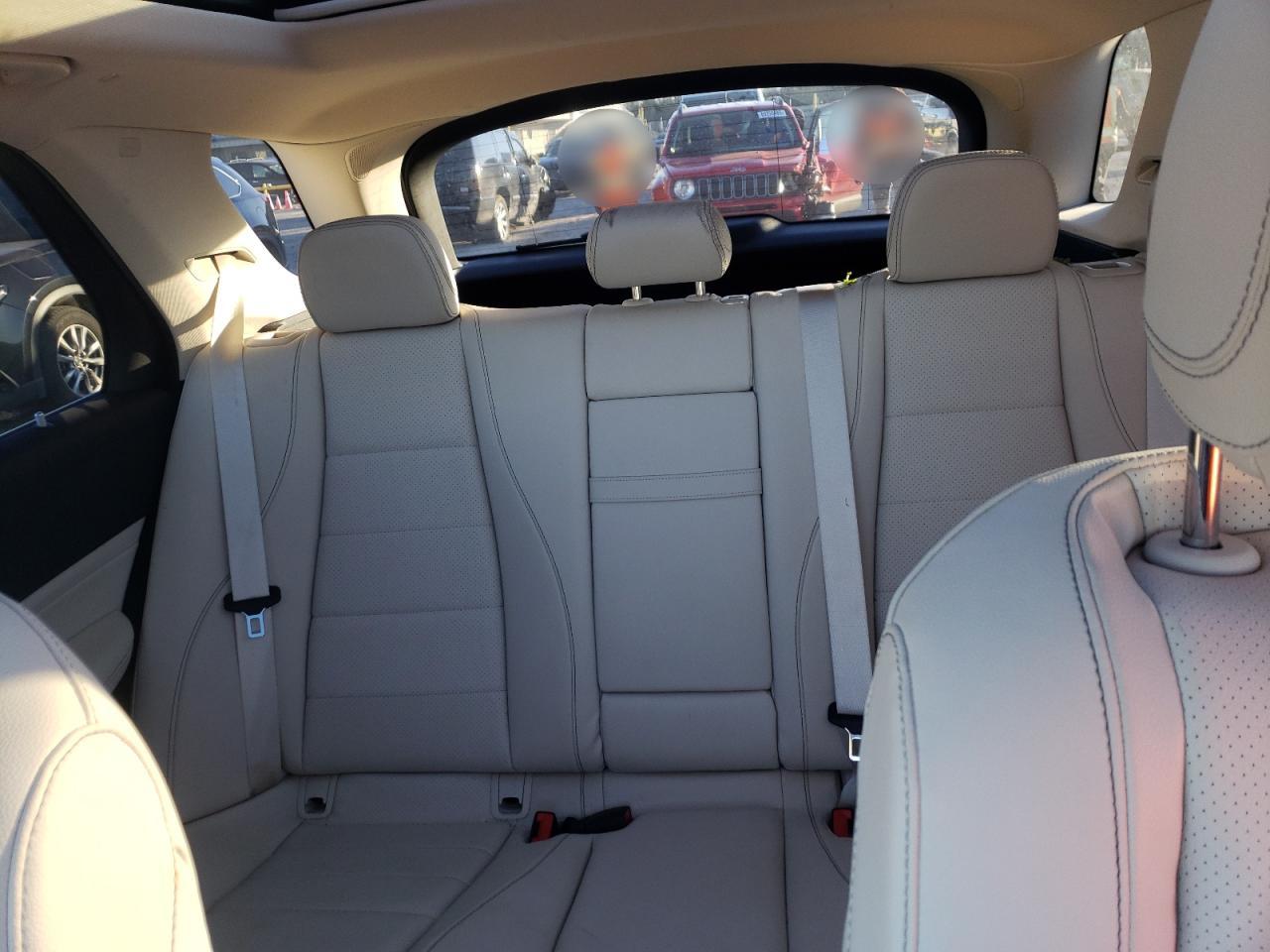 2022 Mercedes-Benz GLE - Image 10