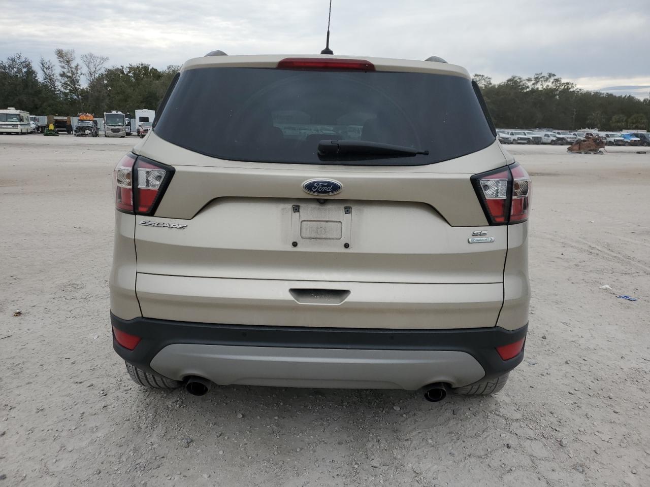 VIN 1FMCU0GD5HUF02433 2017 FORD ESCAPE no.6