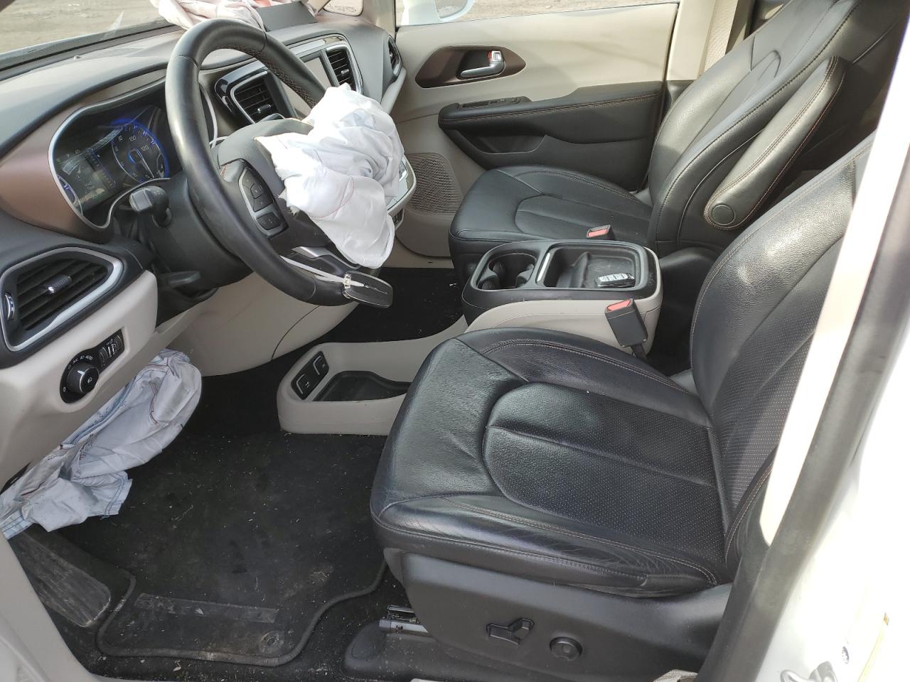 2018 Chrysler Pacifica - Image 7