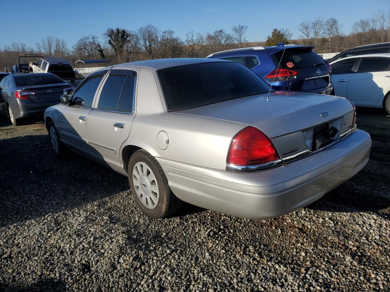 2011 Ford Crown Victoria - Image 2