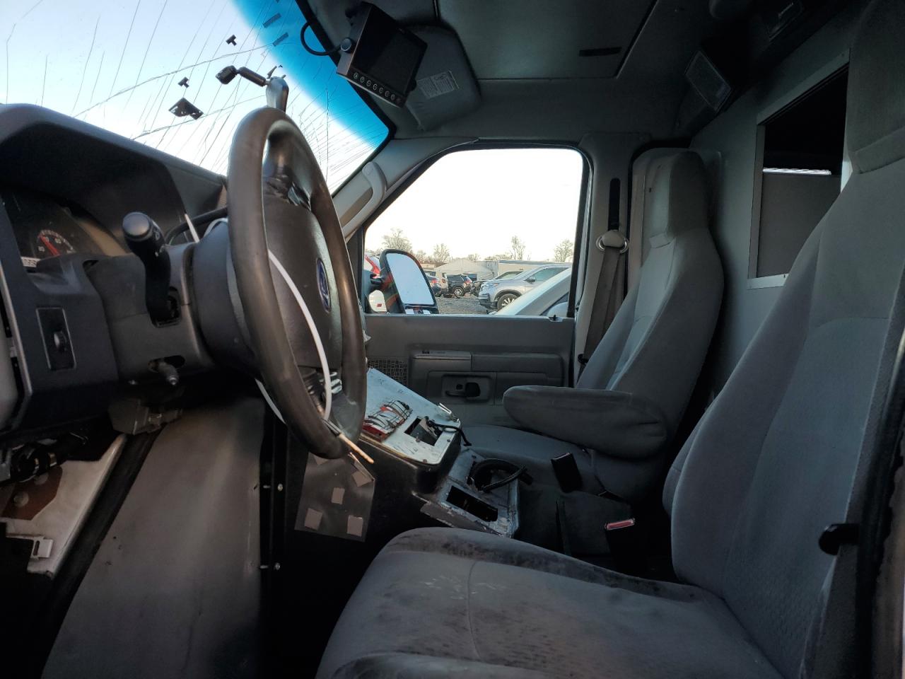 2010 Ford Econoline - Image 7