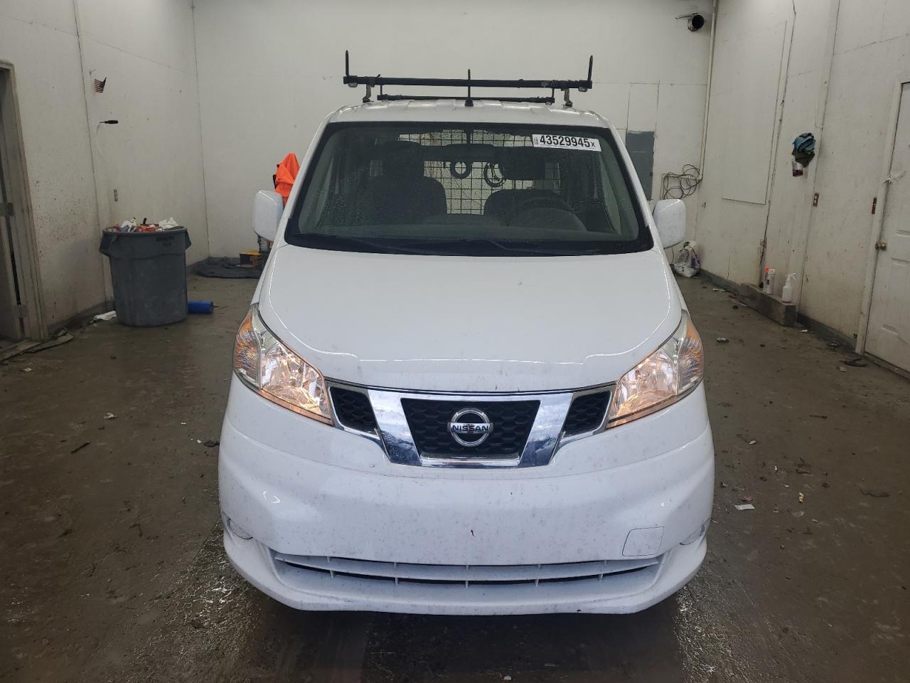 2017 Nissan NV - Image 5