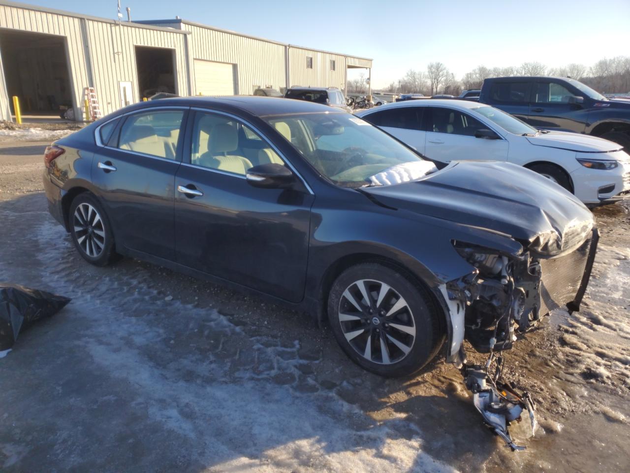 2018 Nissan Altima - Image 4