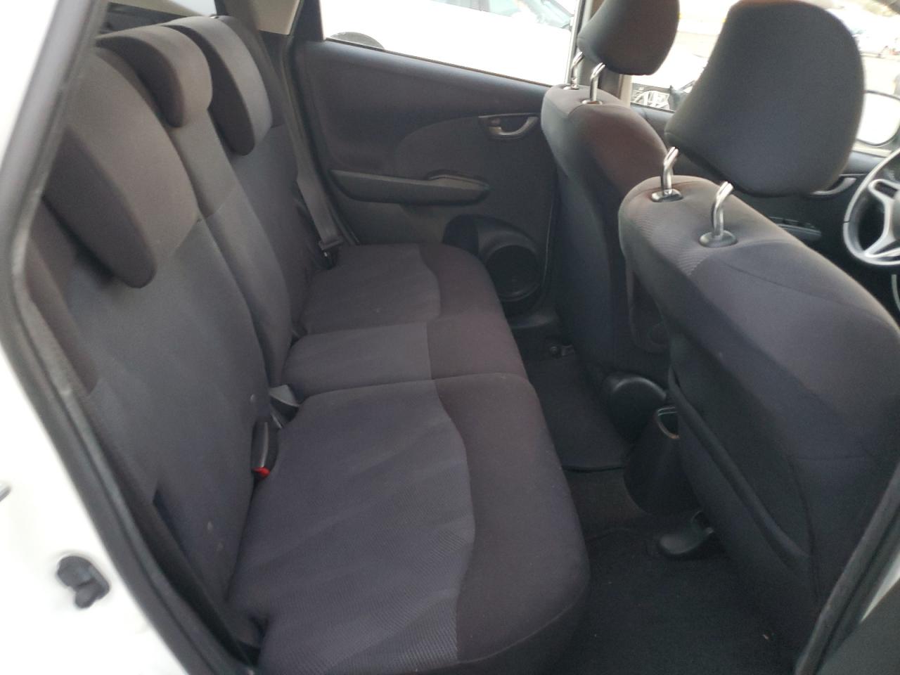 2011 Honda Fit - Image 10