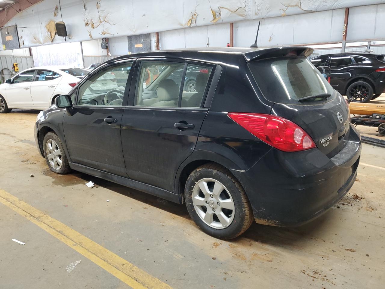 2009 Nissan Versa - Image 2