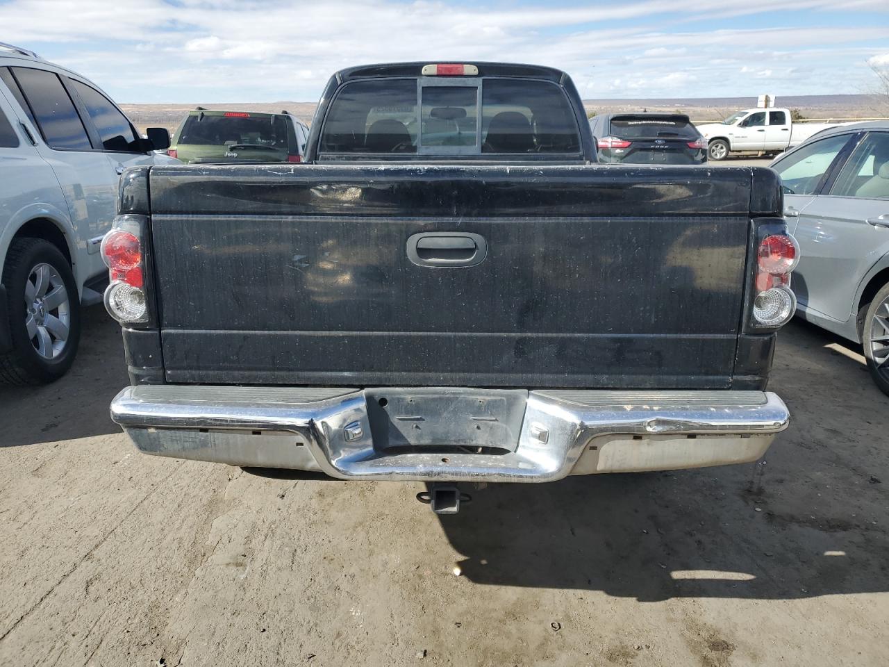 2004 Dodge Dakota - Image 6