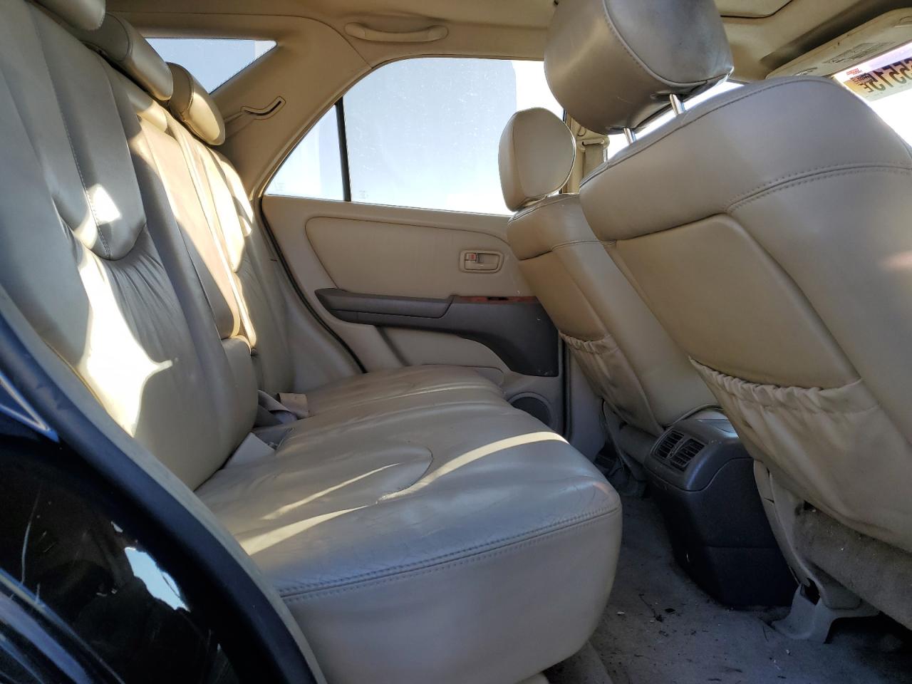 2000 Lexus RX - Image 11