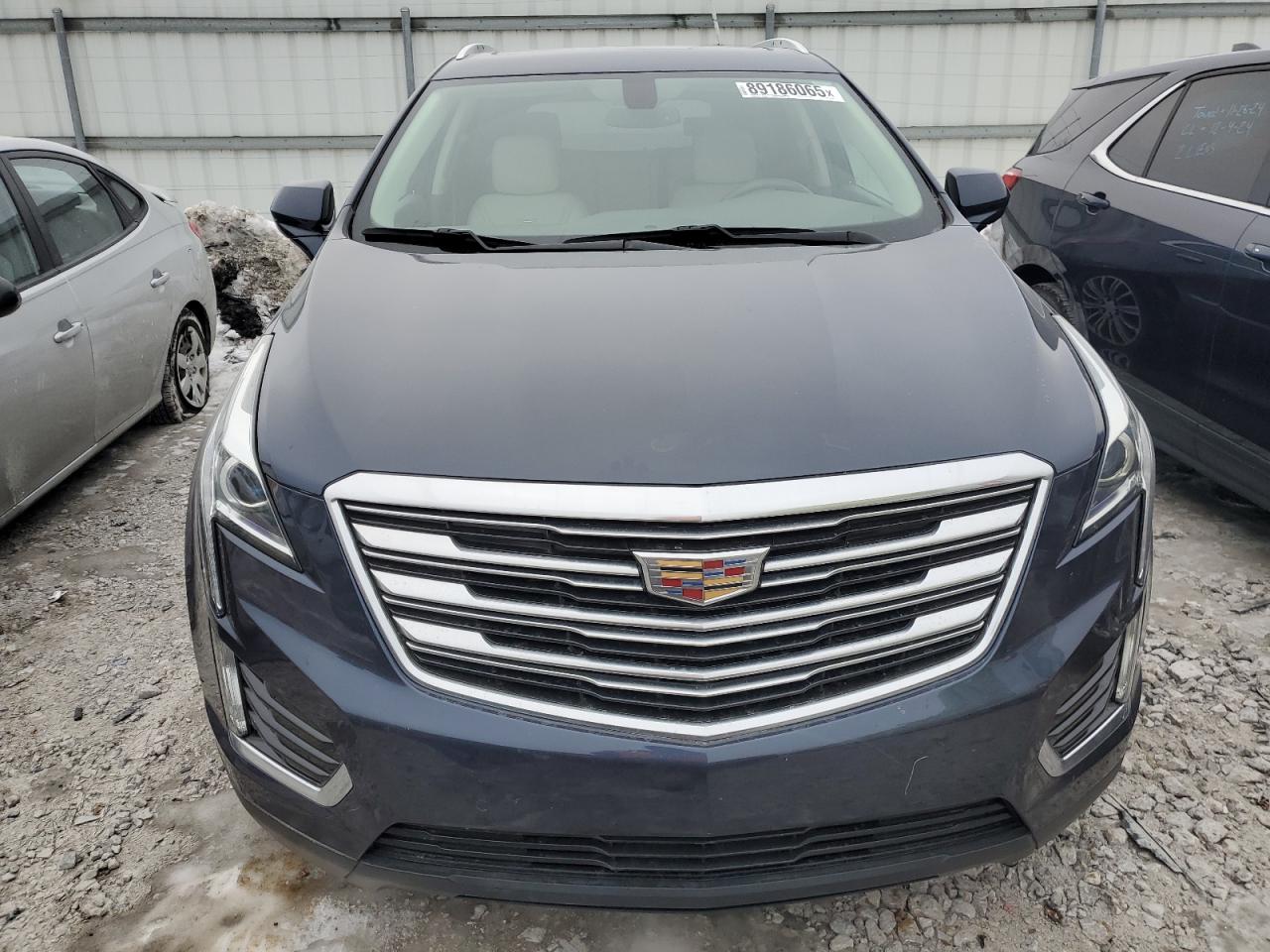 2018 Cadillac XT5 - Image 5