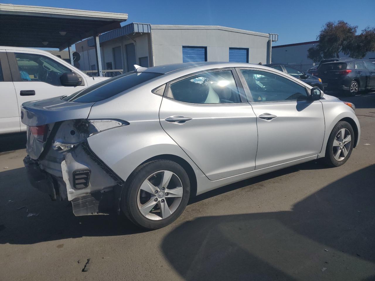 2012 Hyundai Elantra - Image 3
