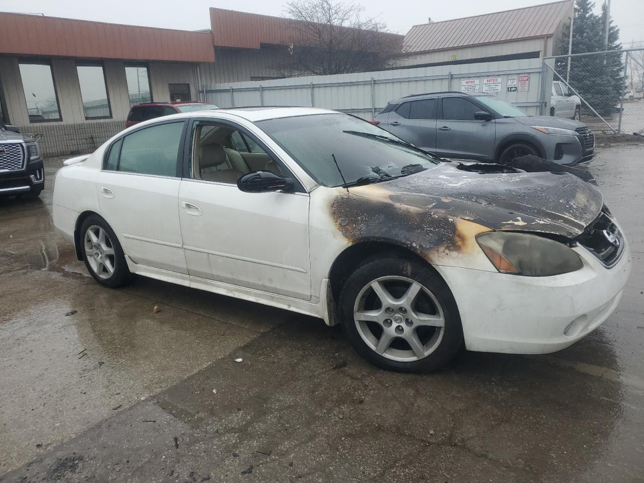 2003 Nissan Altima - Image 4
