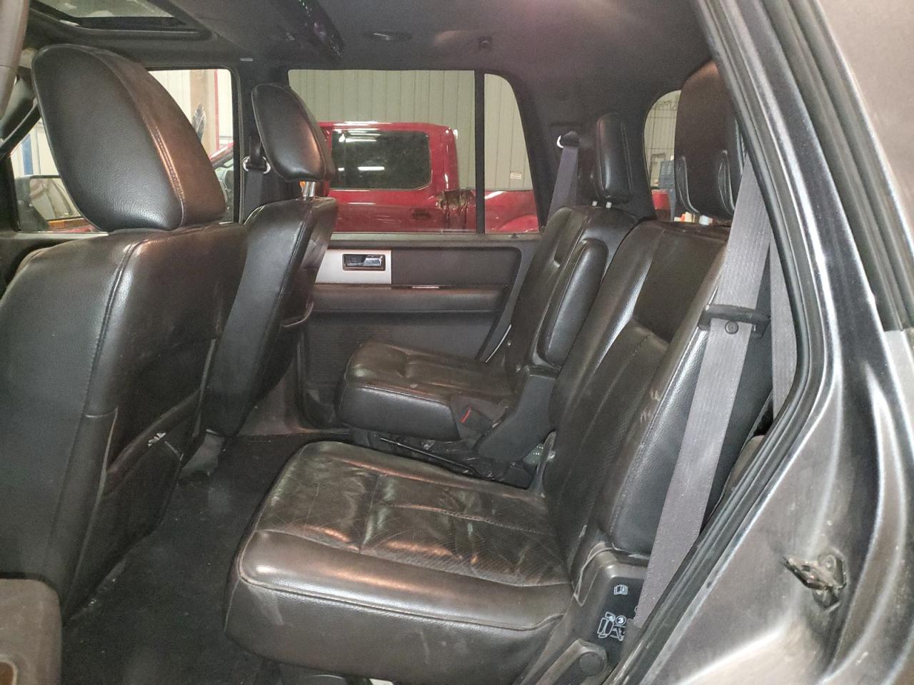2010 Ford Expedition - Image 11
