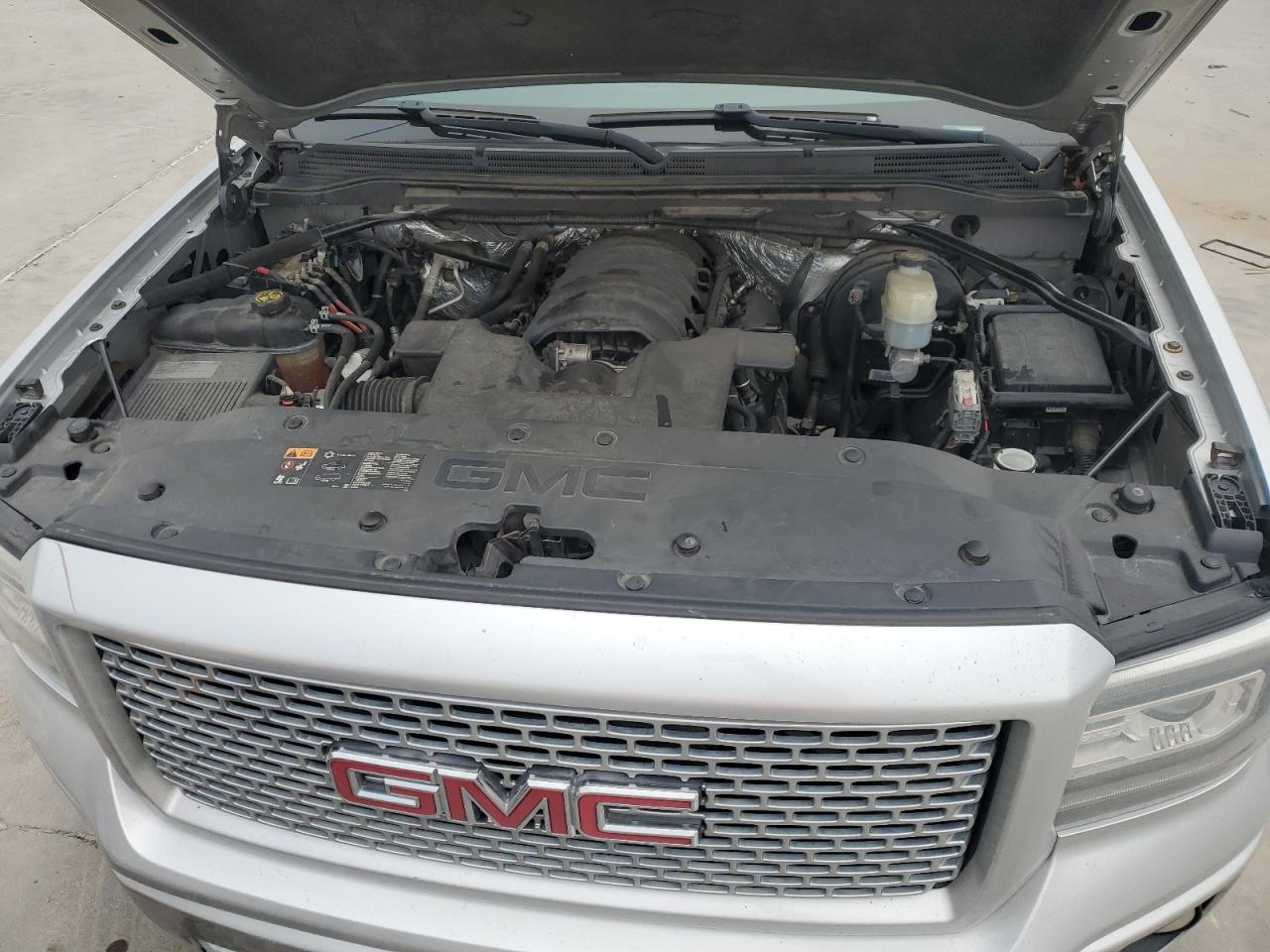 2015 GMC Sierra - Image 11
