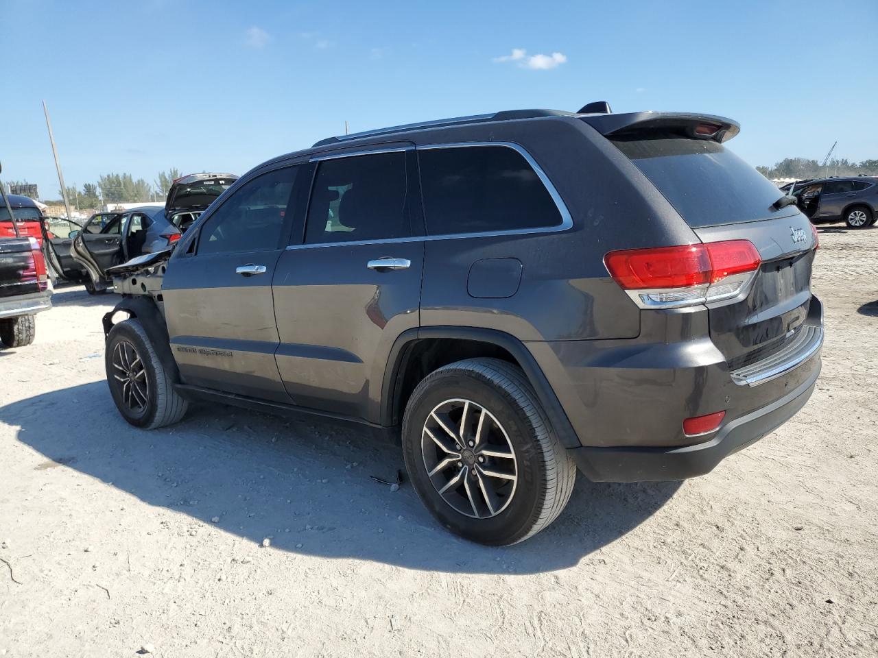 2019 Jeep Grand Cherokee - Image 2