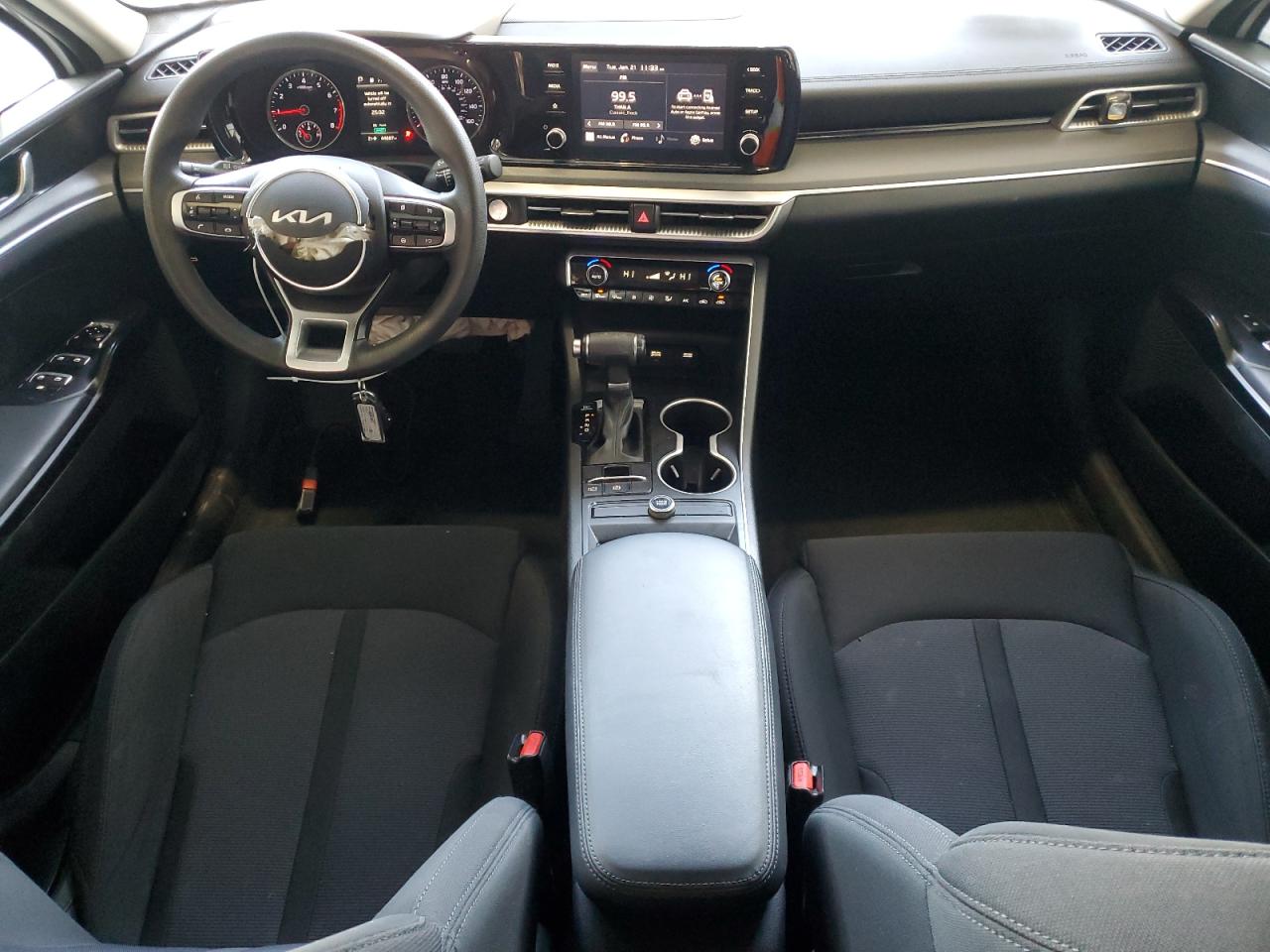 2023 Kia K5 - Image 8