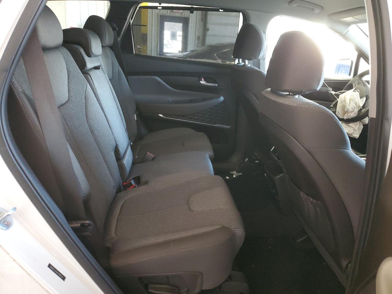 2020 Hyundai Santa Fe - Image 12
