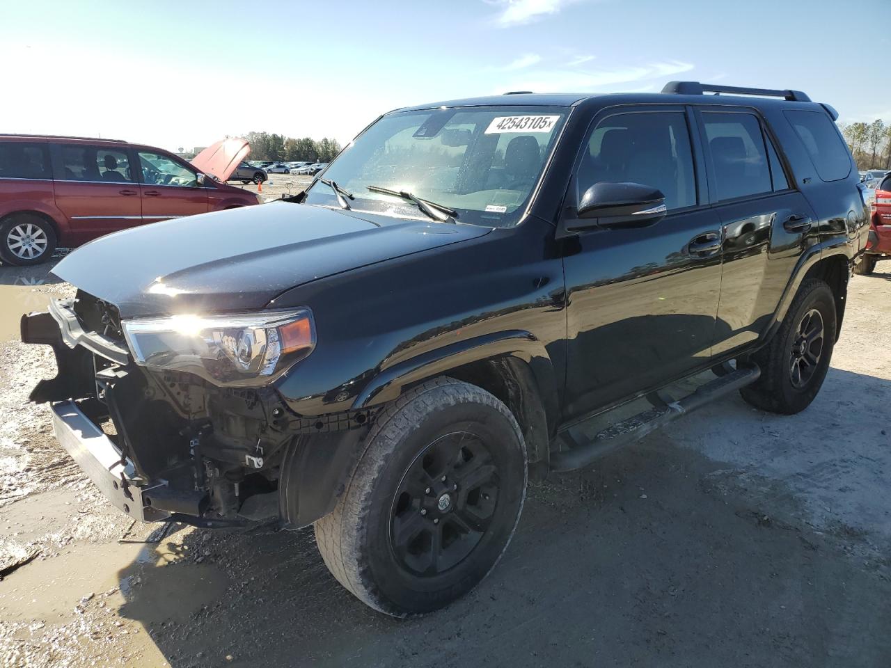 VIN JTEFU5JR5N5269951 2022 TOYOTA 4RUNNER no.1