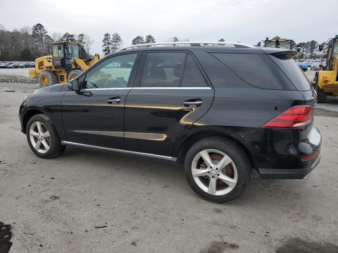 2016 Mercedes-Benz GLE - Image 2