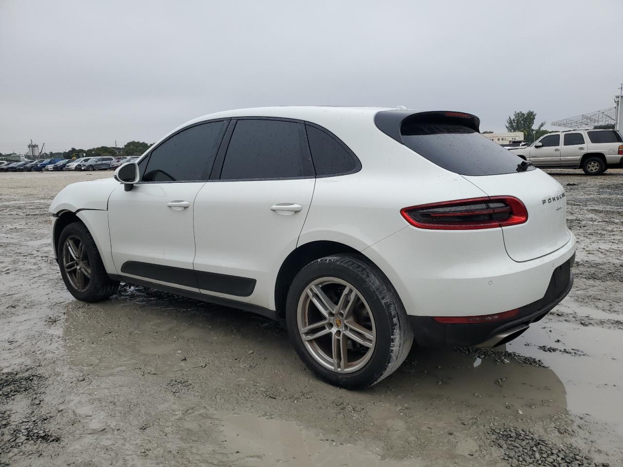 2017 Porsche Macan - Image 2