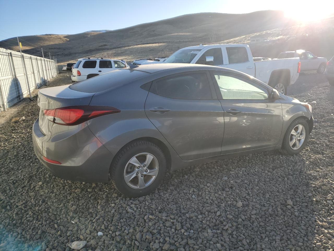 2014 Hyundai Elantra - Image 3
