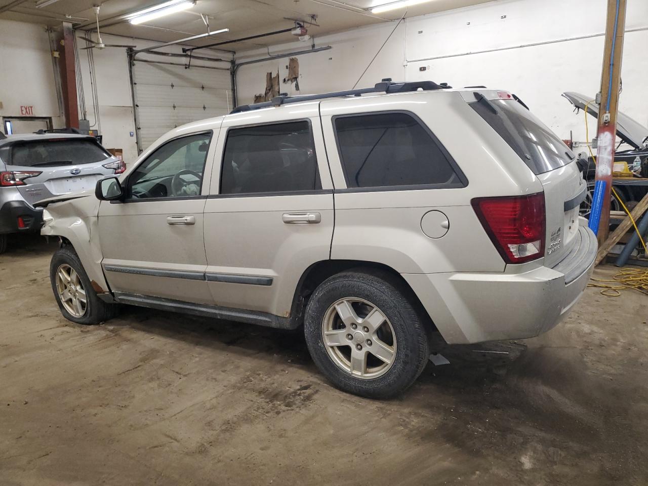 2007 Jeep Grand Cherokee - Image 2