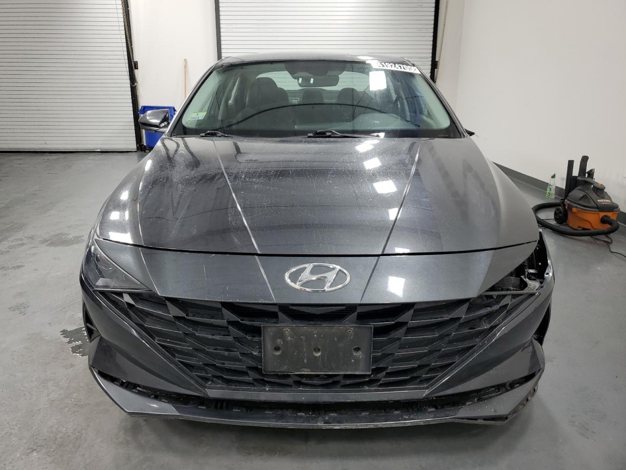 2021 Hyundai Elantra - Image 5