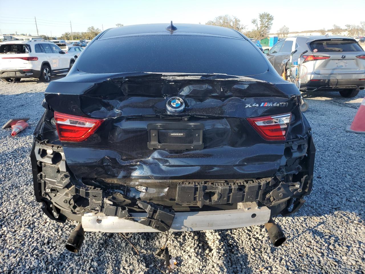 VIN 5UXXW7C50H0U25709 2017 BMW X4 no.6