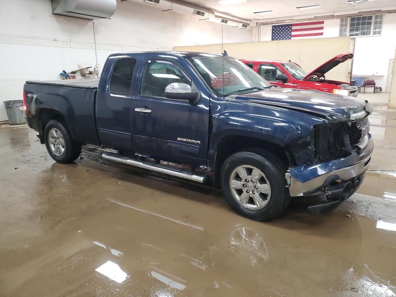 2011 GMC Sierra - Image 4