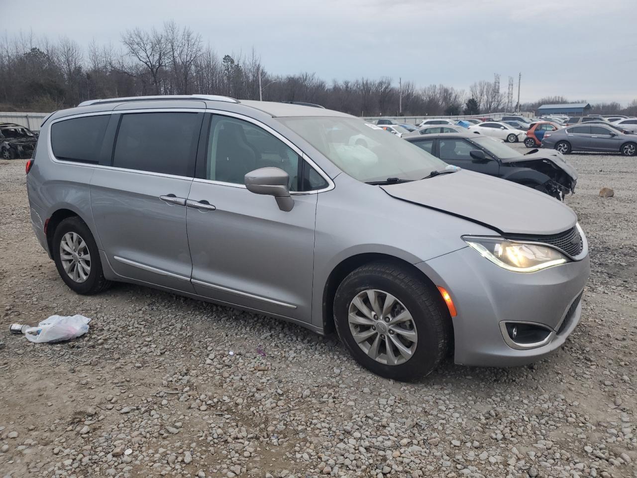 2019 Chrysler Pacifica - Image 4