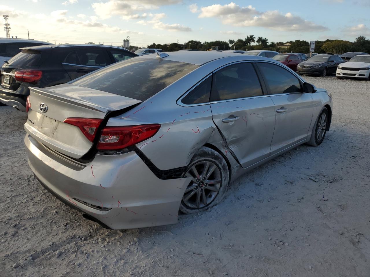 2017 Hyundai Sonata - Image 3