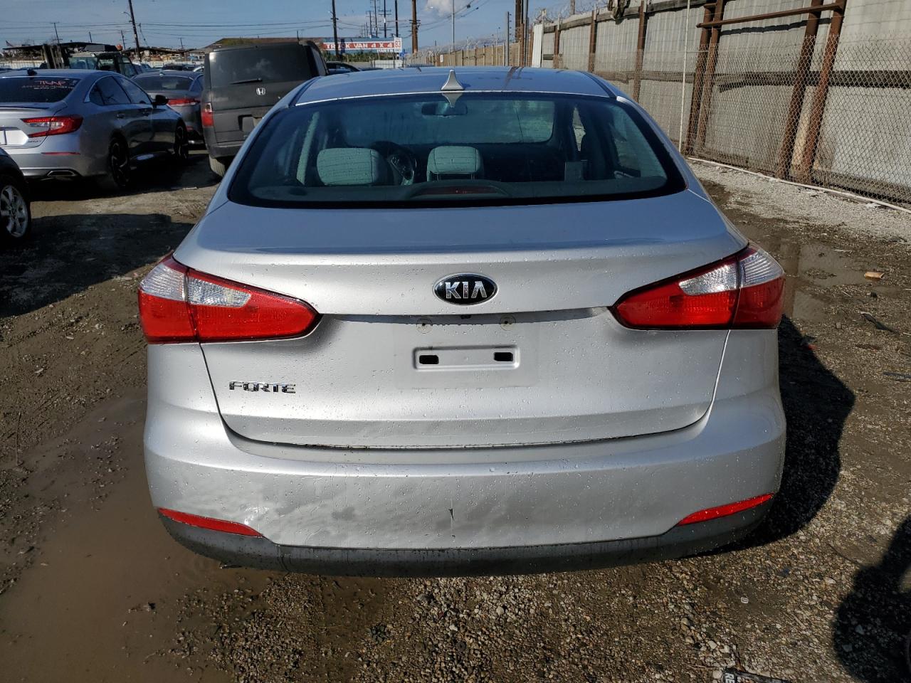 2016 Kia Forte - Image 6