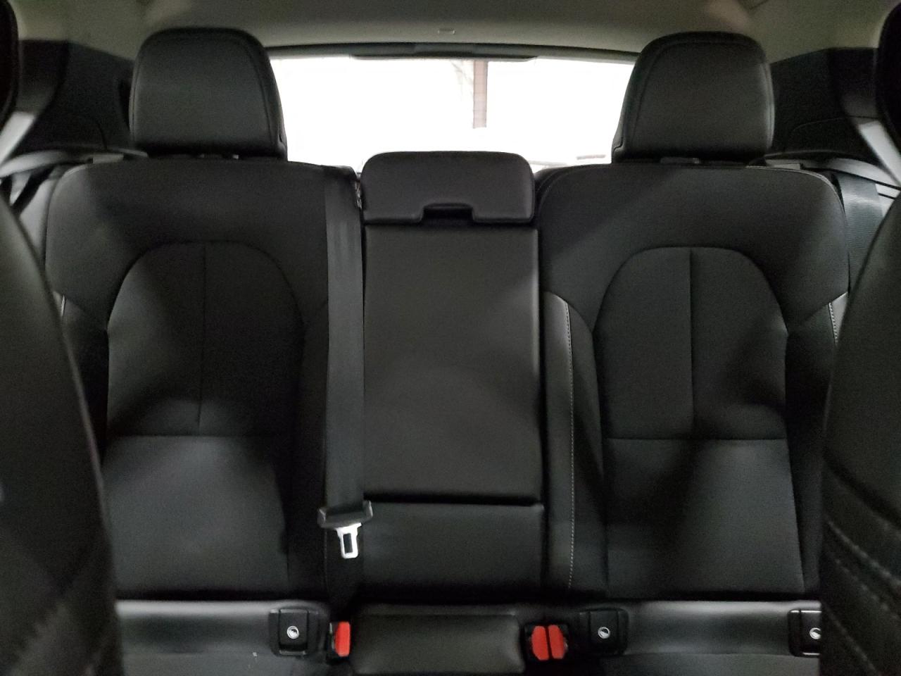 2020 Volvo XC40 - Image 10