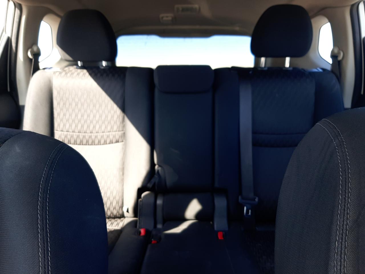 2017 Nissan Rogue - Image 10