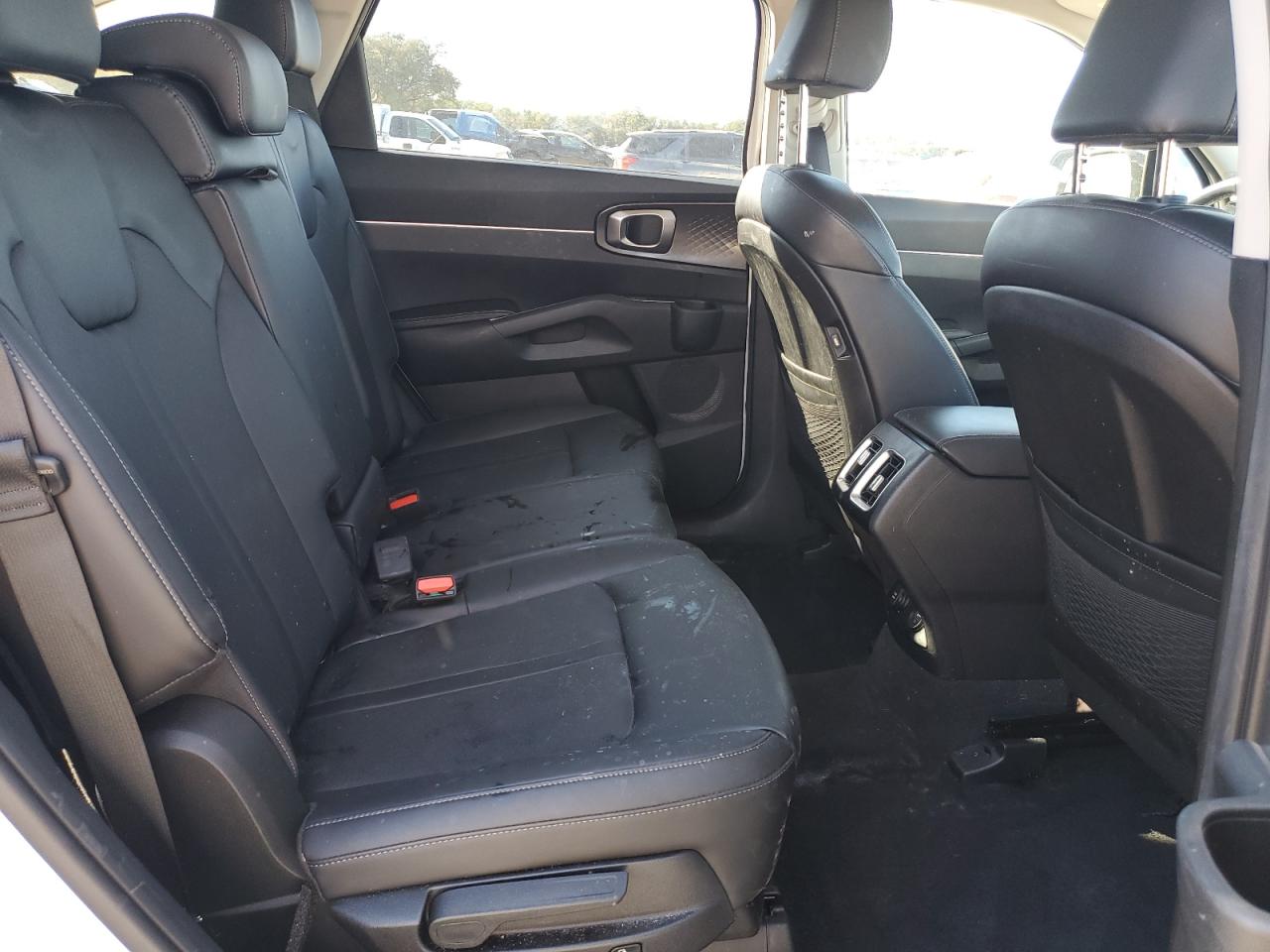 2023 Kia Sorento - Image 11