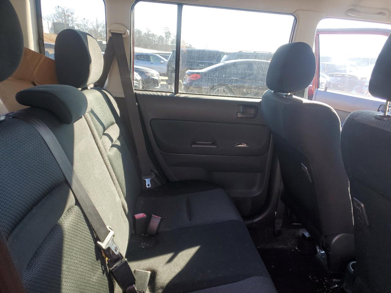 2006 Scion xB - Image 10