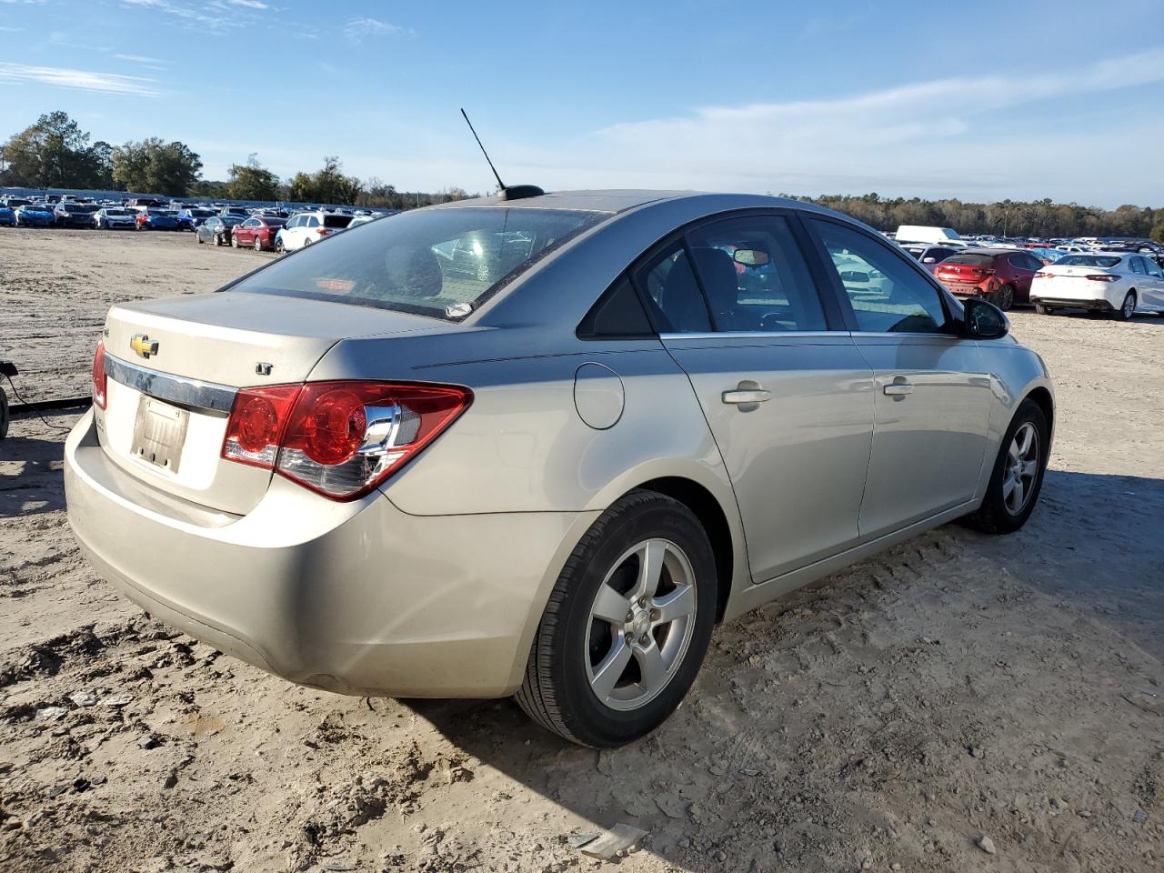 VIN 1G1PE5SB0G7143312 2016 CHEVROLET CRUZE no.3