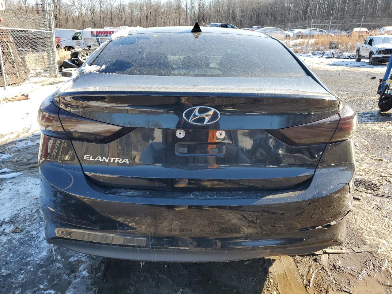 2018 Hyundai Elantra - Image 6