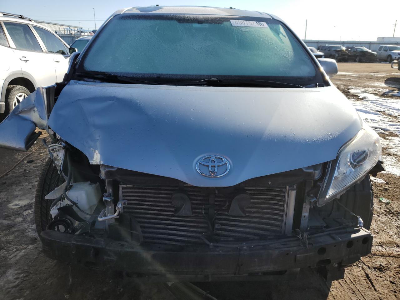 2016 Toyota Sienna - Image 5